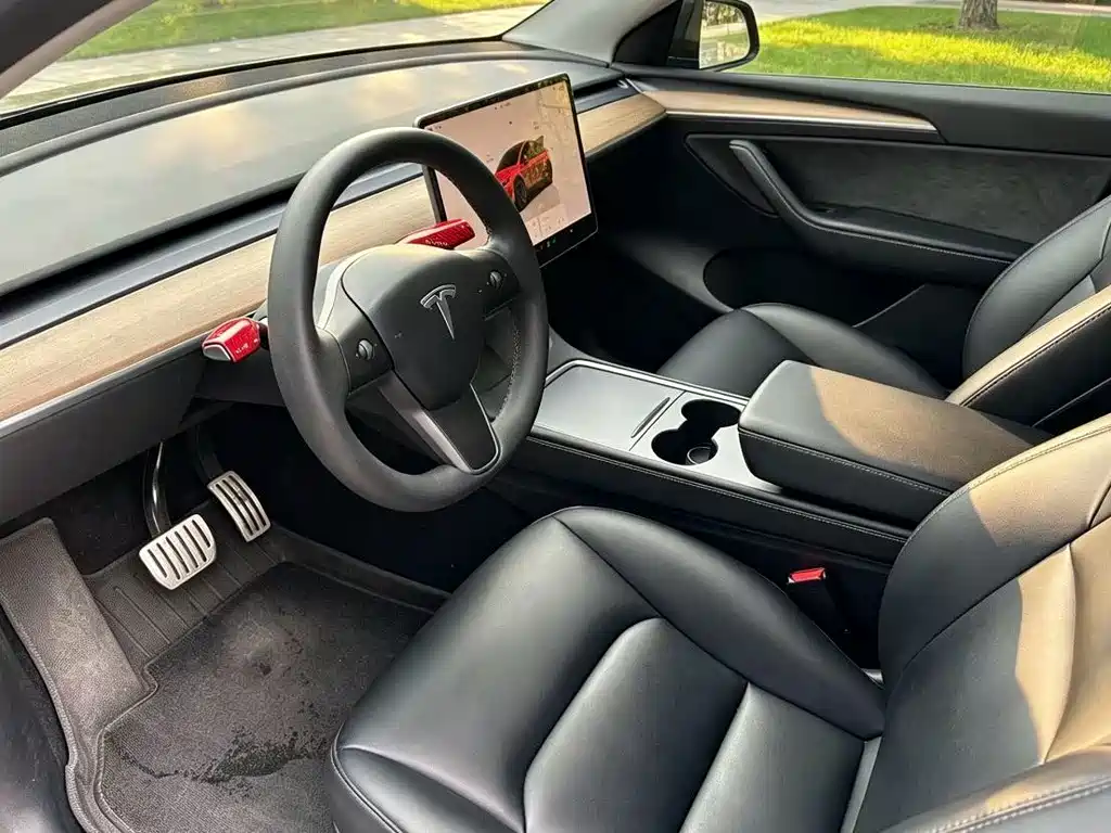 Tesla Model Y — фото 4