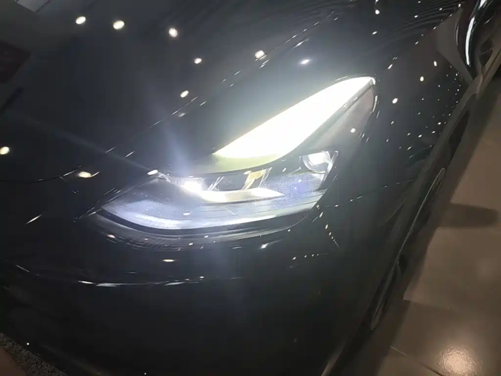 Tesla Model Y — фото 24