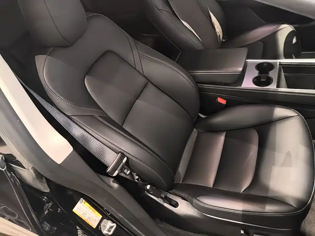 Tesla Model Y — фото 25