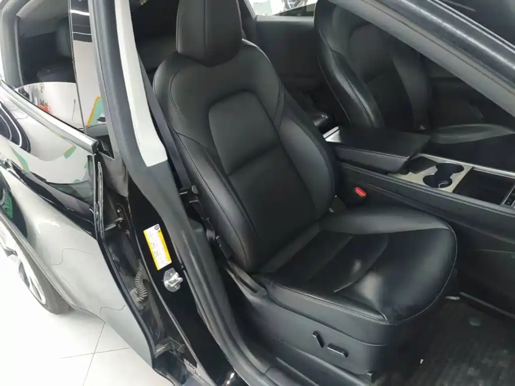 Tesla Model Y — фото 20