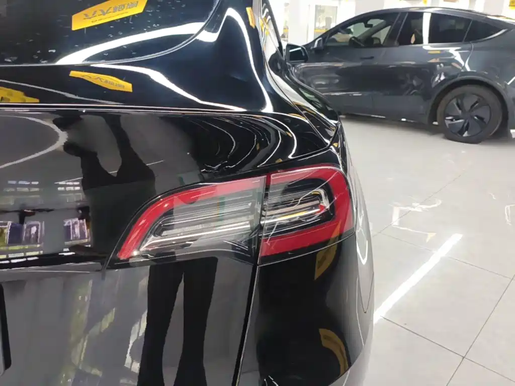 Tesla Model Y — фото 24