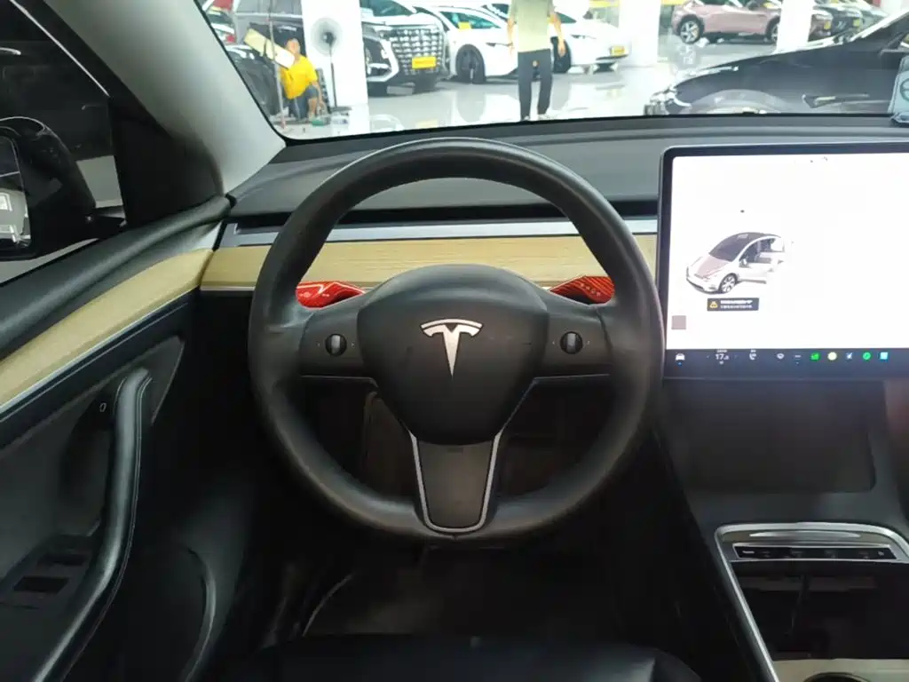 Tesla Model Y — фото 7