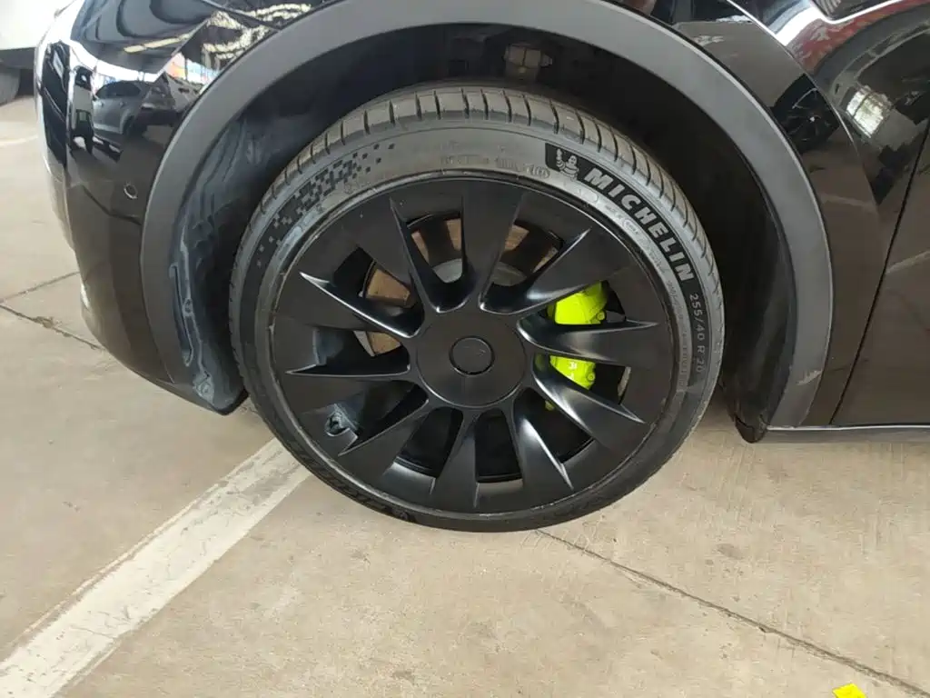Tesla Model Y — фото 23