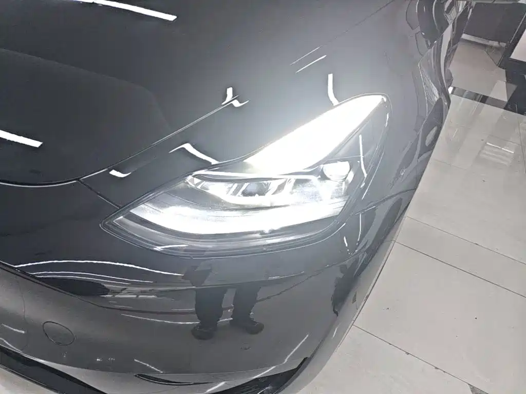 Tesla Model Y — фото 24