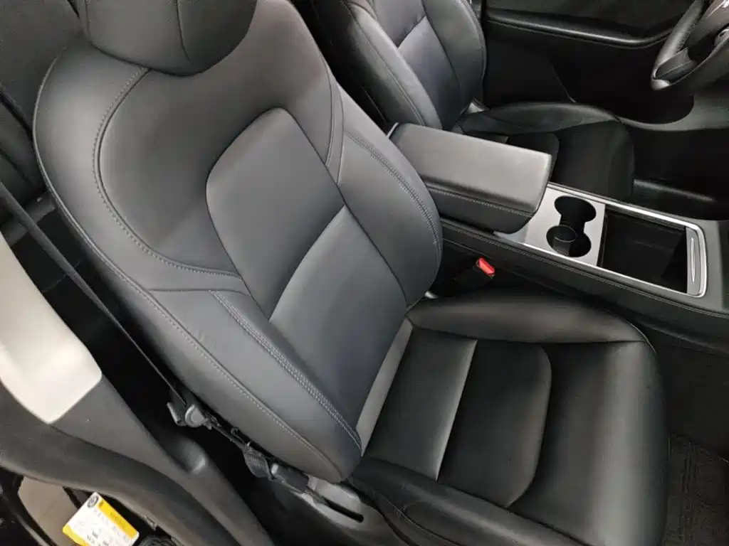 Tesla Model Y — фото 25