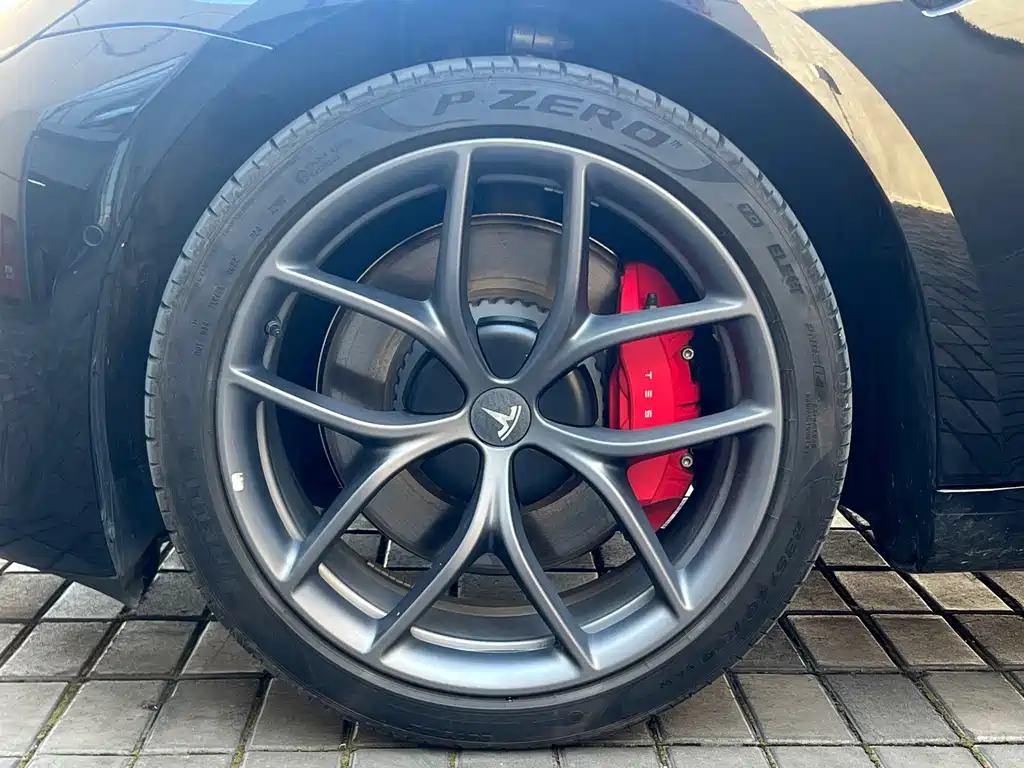 Tesla Model 3 — фото 6