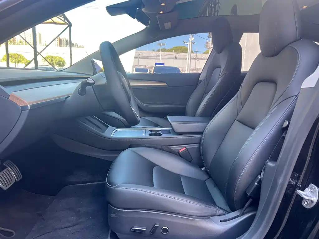 Tesla Model 3 — фото 8