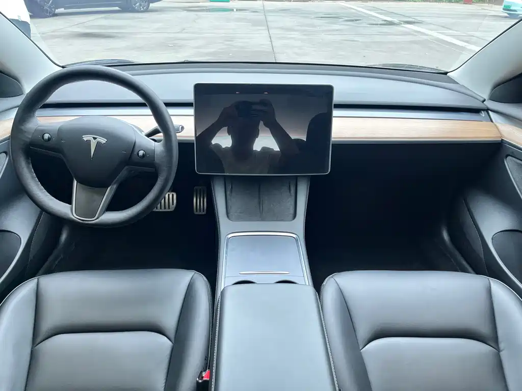Tesla Model 3 — фото 6