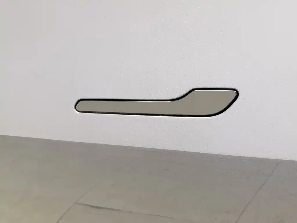 Tesla Model Y — фото 18
