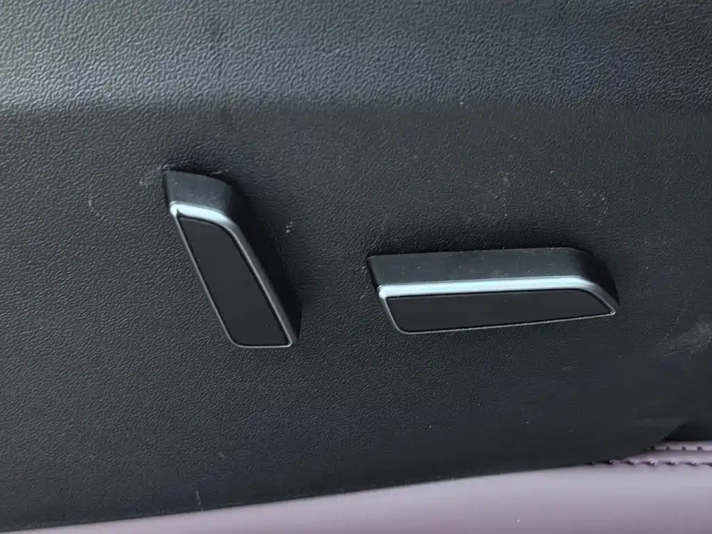 Tesla Model Y — фото 15