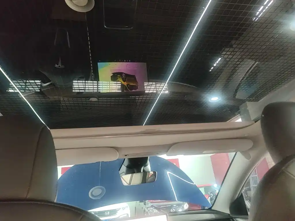 Tesla Model Y — фото 18