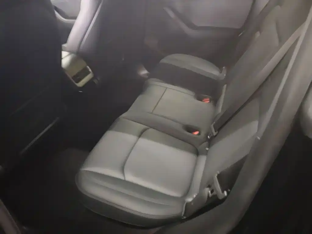 Tesla Model Y — фото 17