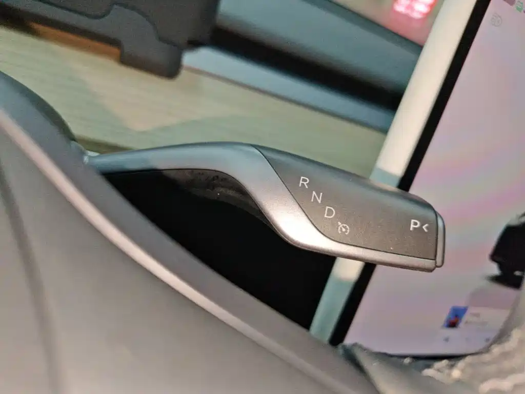 Tesla Model Y — фото 14