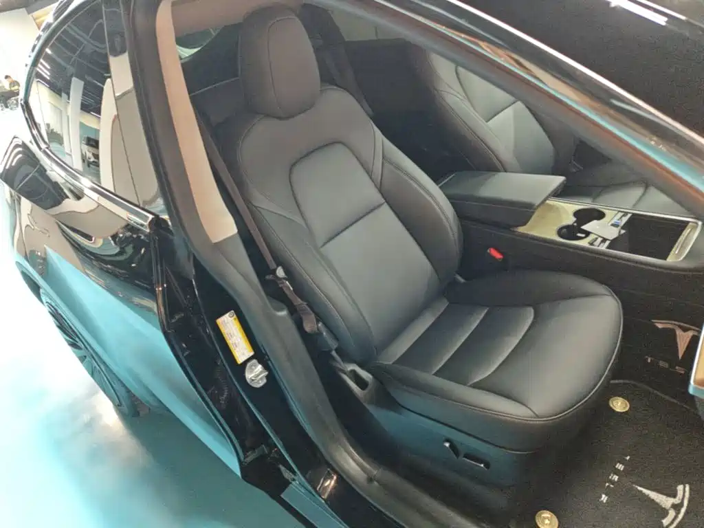 Tesla Model Y — фото 25