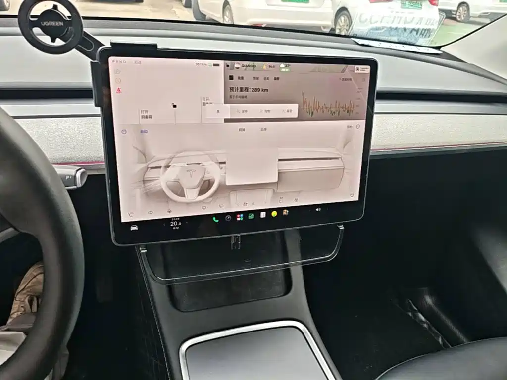 Tesla Model Y — фото 13