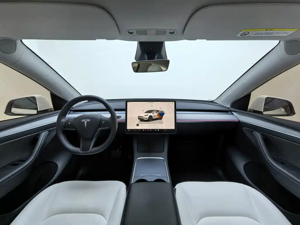 Tesla Model Y — фото 7