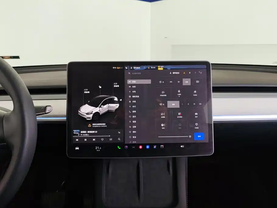 Tesla Model Y — фото 13