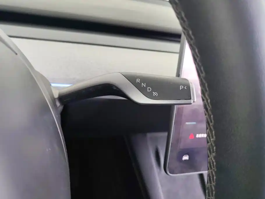 Tesla Model Y — фото 16