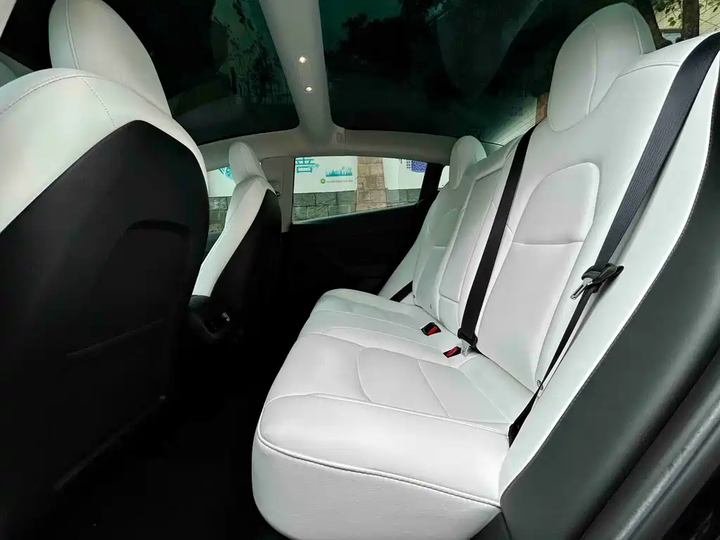 Tesla Model 3 — фото 11