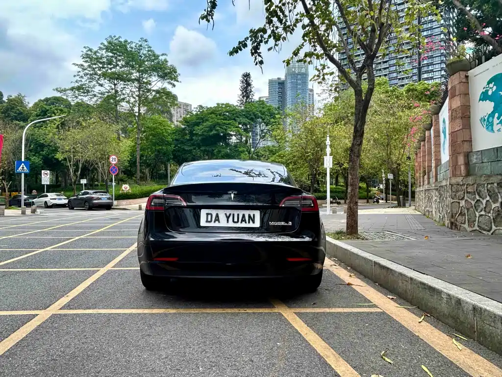 Tesla Model 3 — фото 13