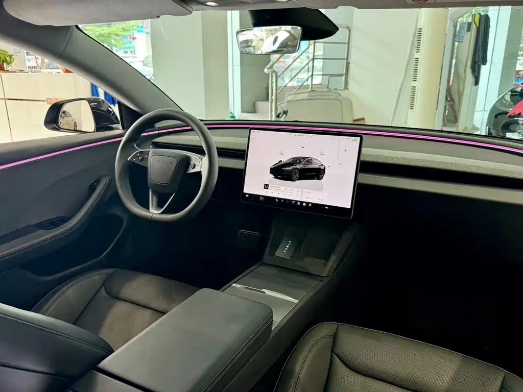 Tesla Model 3 — фото 8