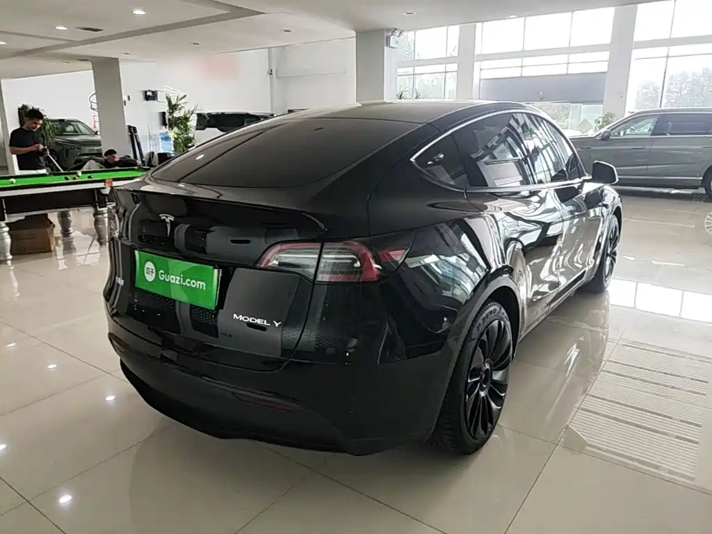 Tesla Model Y — фото 7
