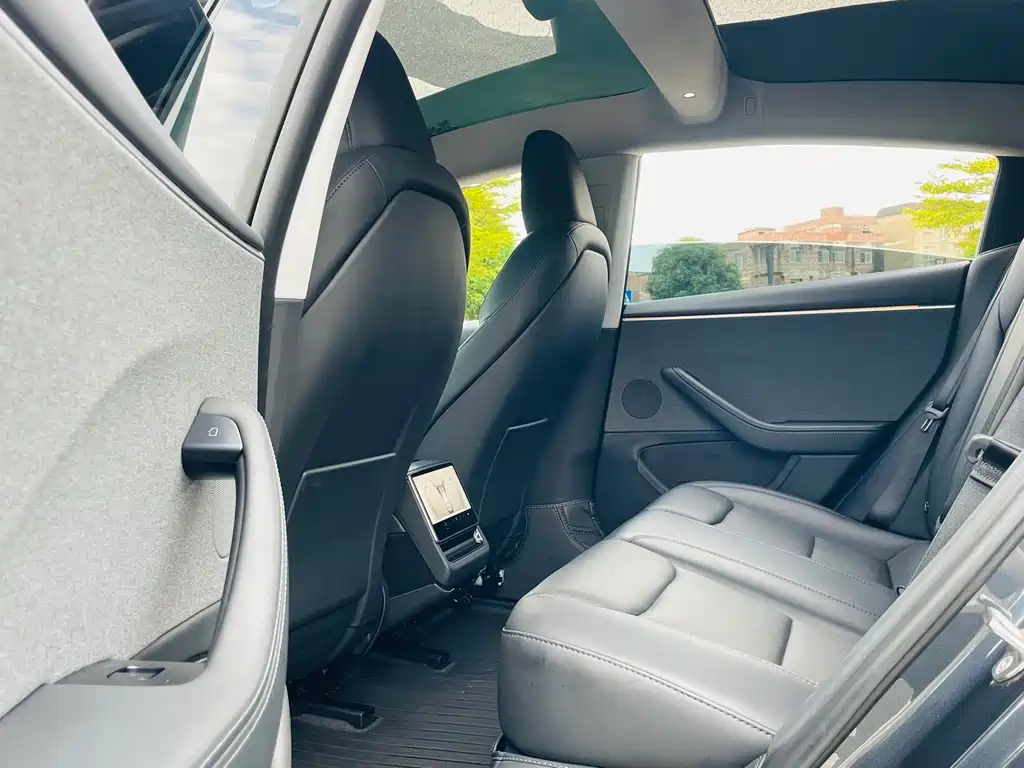 Tesla Model 3 — фото 19
