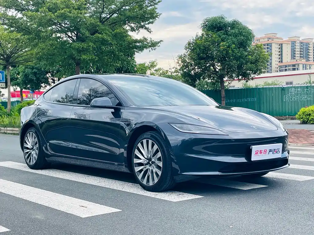 Tesla Model 3 — фото 3