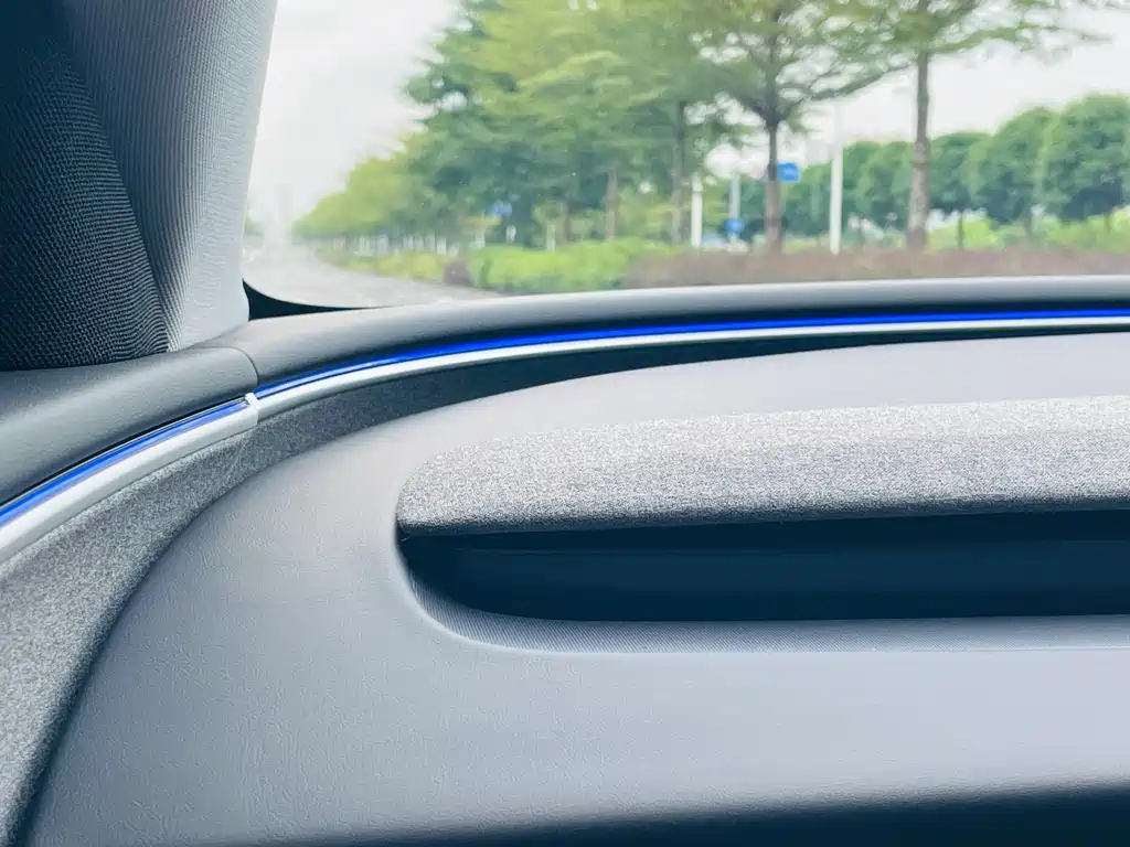 Tesla Model 3 — фото 28