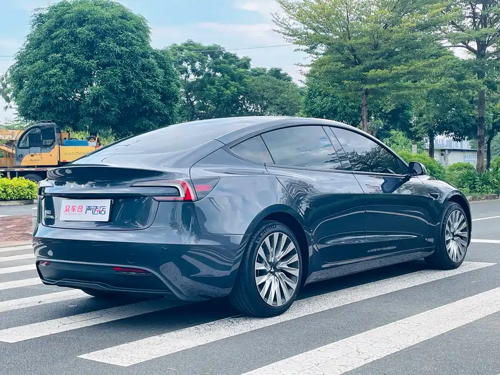 Tesla Model 3 — фото 5