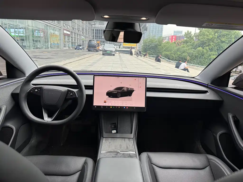 Tesla Model 3 — фото 11