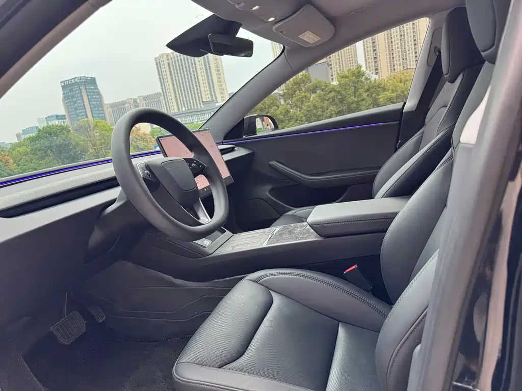 Tesla Model 3 — фото 9