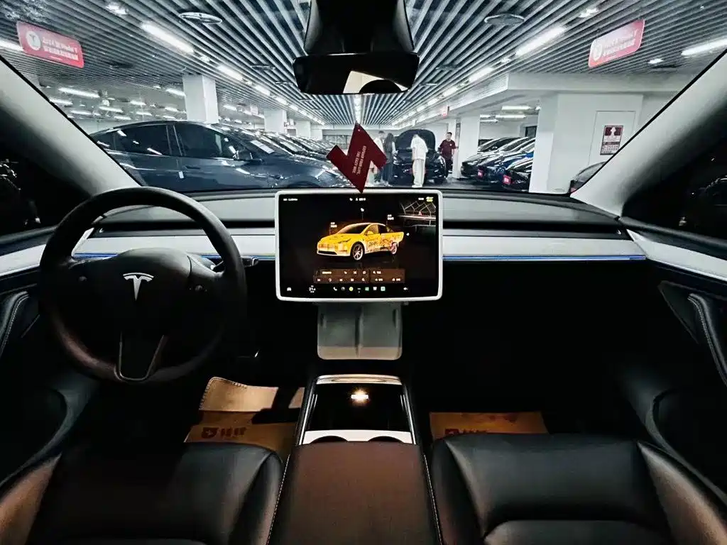 Tesla Model Y — фото 8