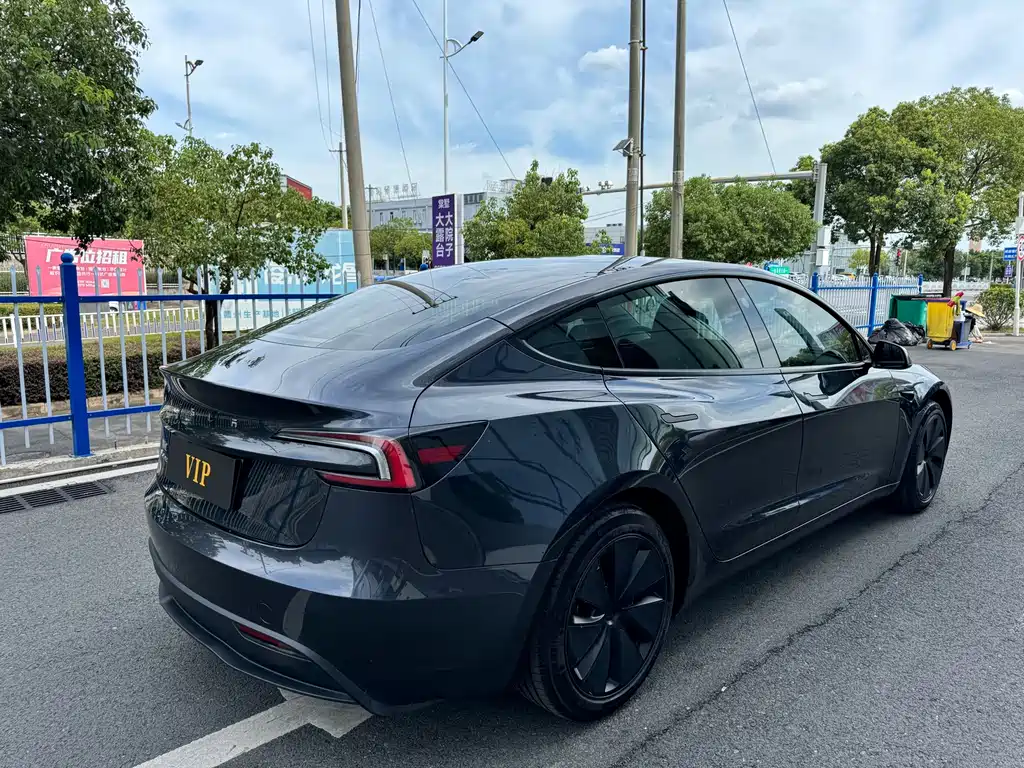Tesla Model 3 — фото 6