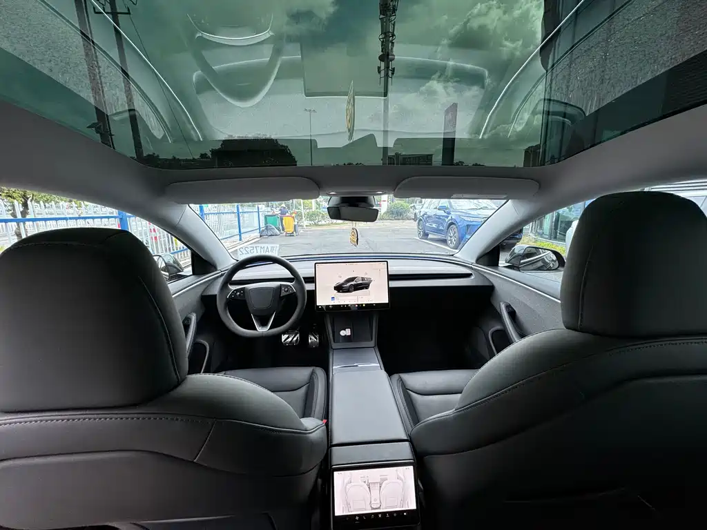 Tesla Model 3 — фото 9