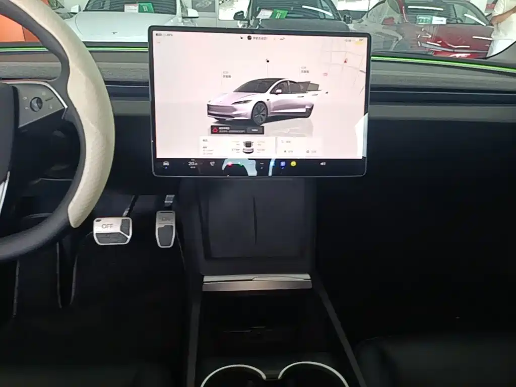 Tesla Model 3 — фото 13
