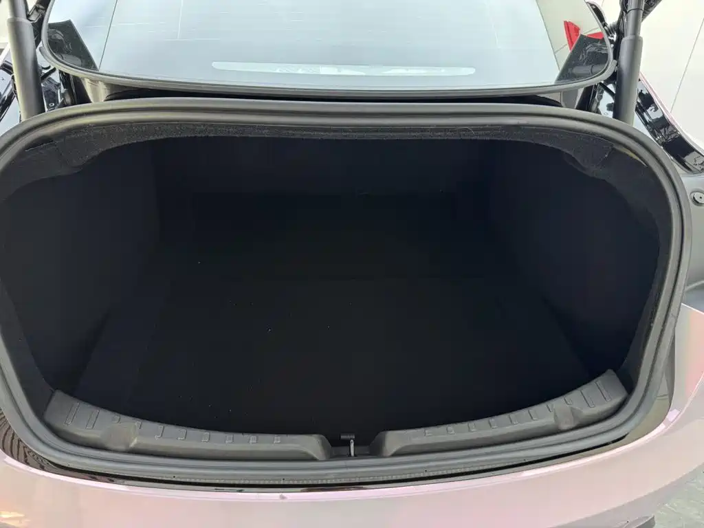 Tesla Model 3 — фото 19