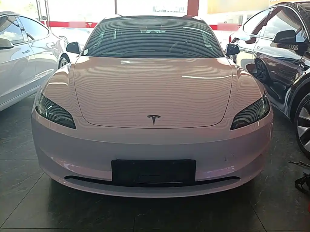 Tesla Model 3 — фото 3
