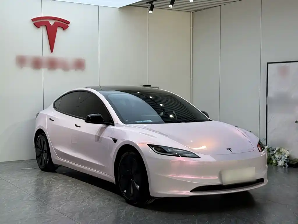 Tesla Model 3 — фото 4