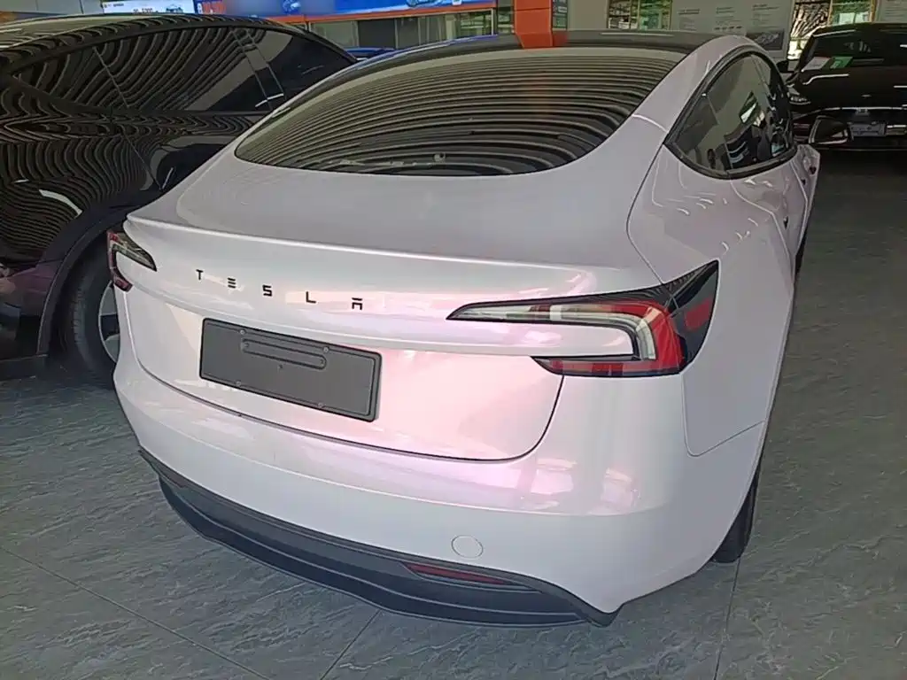 Tesla Model 3 — фото 6