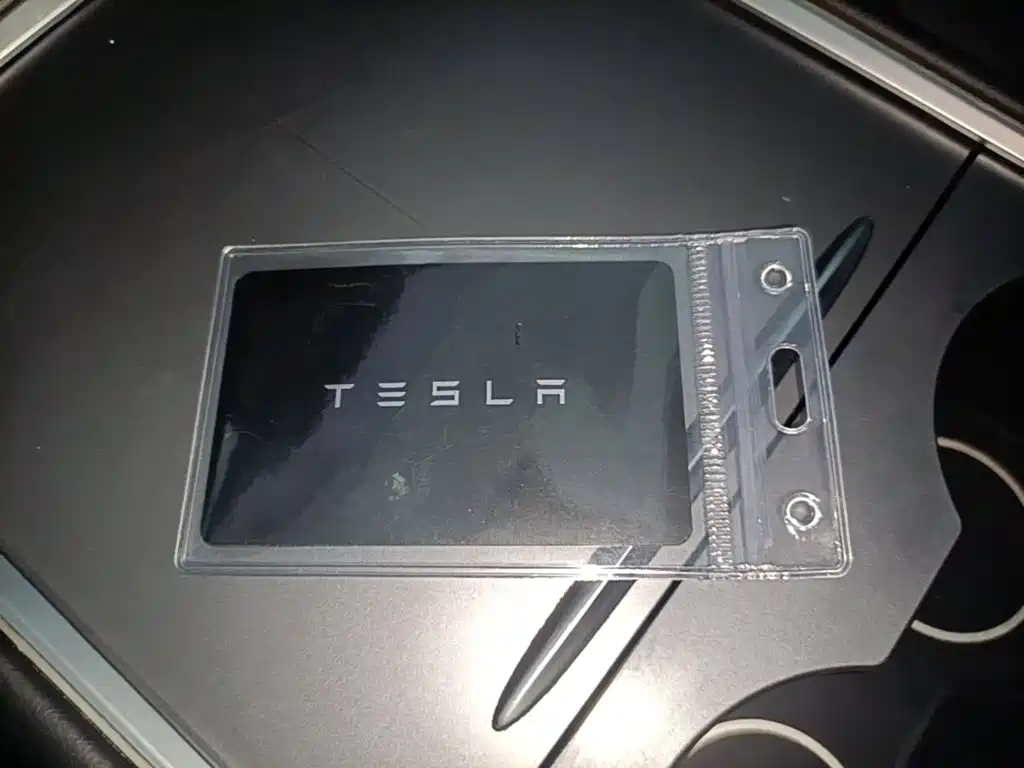 Tesla Model 3 — фото 9