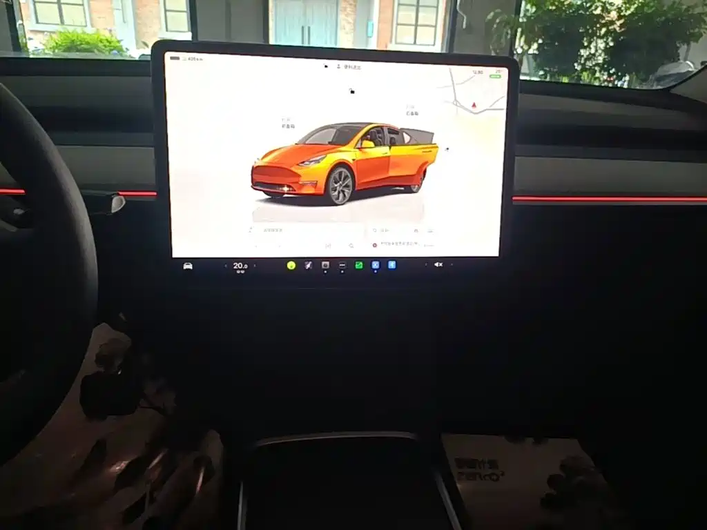 Tesla Model Y — фото 13