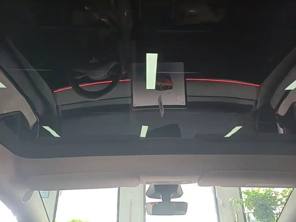 Tesla Model Y — фото 18