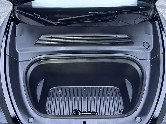 Tesla Model Y — фото 14