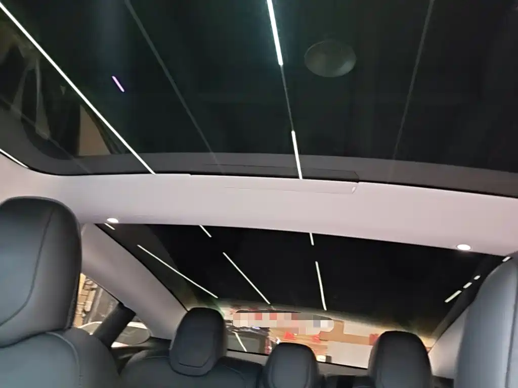 Tesla Model 3 — фото 18