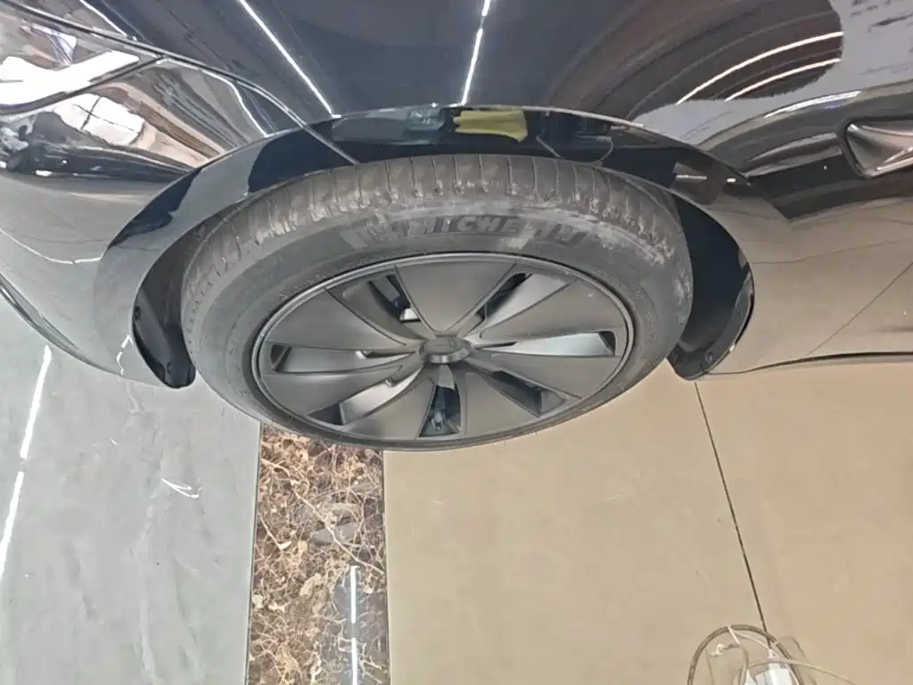 Tesla Model 3 — фото 23