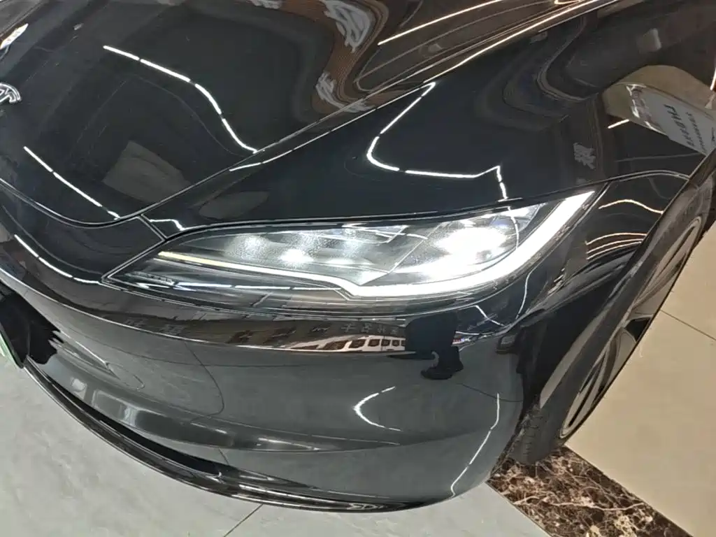 Tesla Model 3 — фото 24