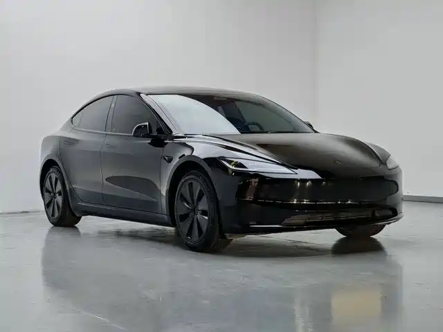 Tesla Model 3 — фото 3