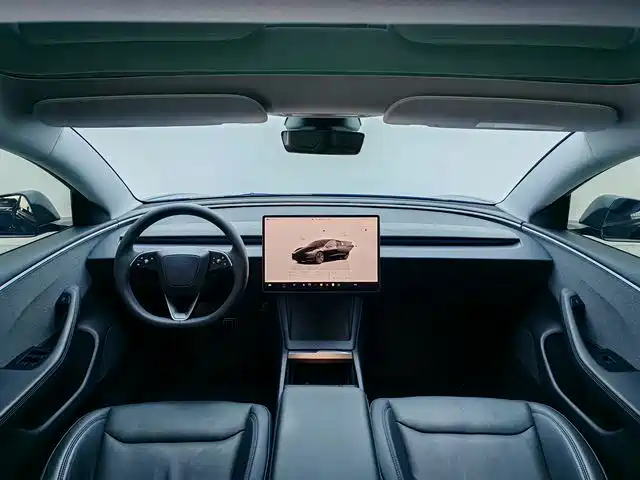 Tesla Model 3 — фото 6