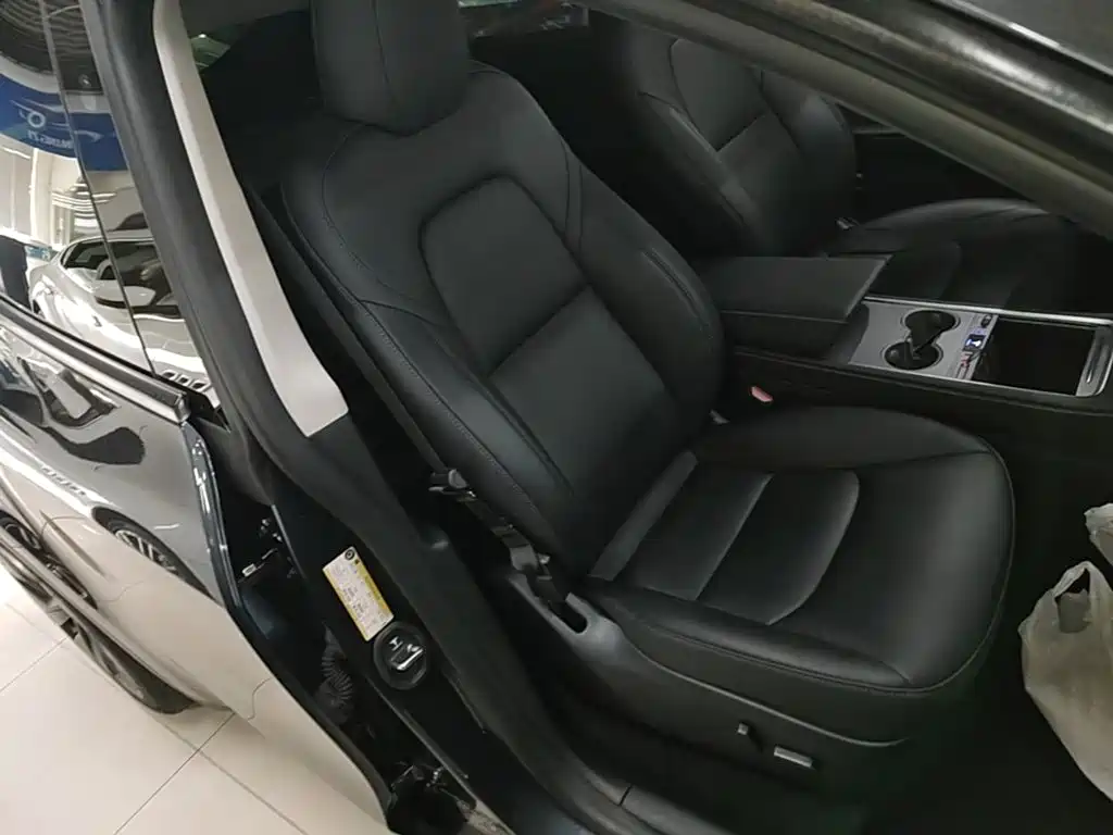 Tesla Model Y — фото 25